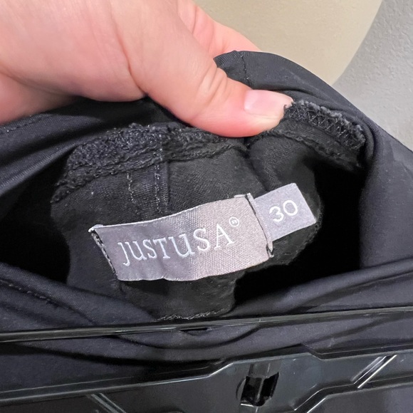 Black maternity shorts, size 30 - Picture 3 of 3